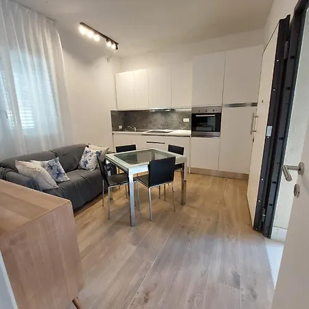 Apartman Leopardi *